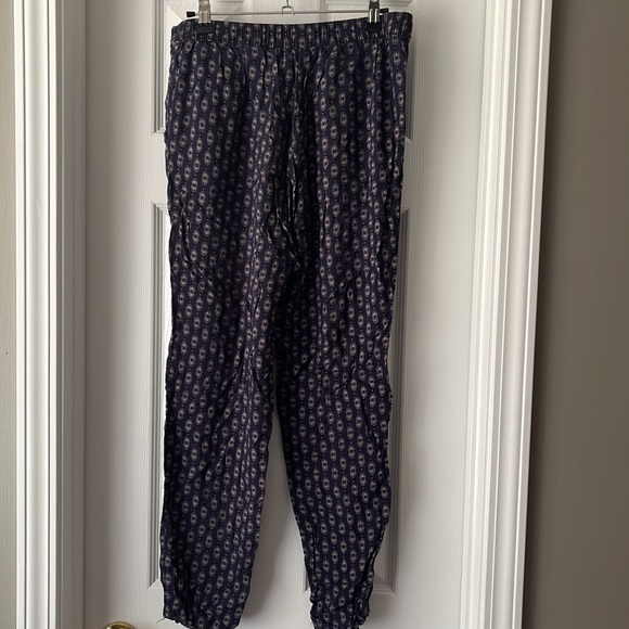 H&M Patterned Pull on Pants - Picture 2 of 4